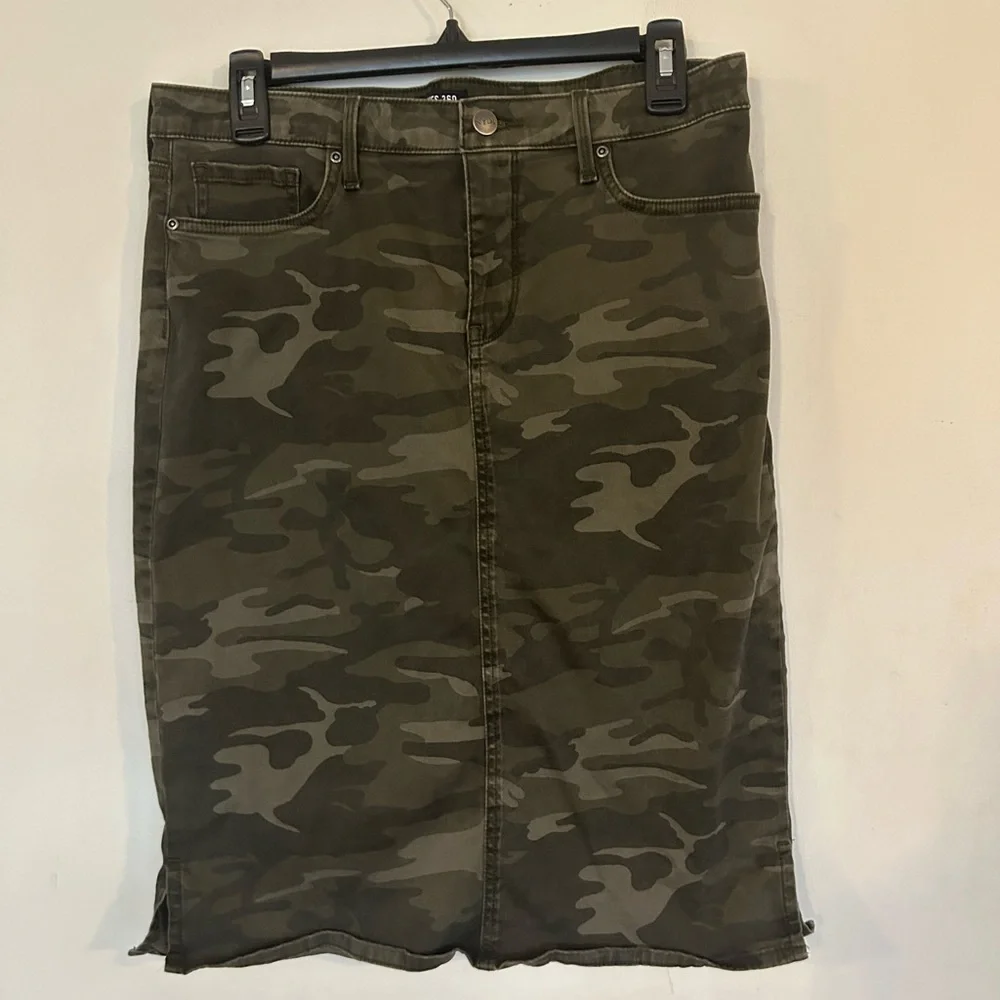NYDJ Cirves 360 Stretchy Camouflage-Print Tummy-Control Skirt Size 8